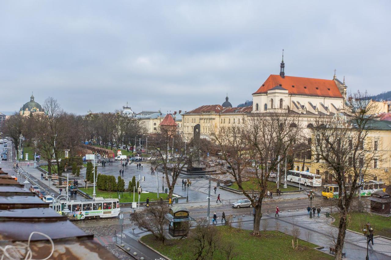 Біля Вокзалу Квартира Подобово По Вулиці Коротка 11 Сучасна Після Ремонту Lviv Exterior foto